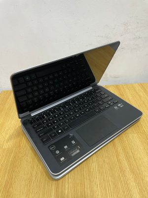 Dell XPS 13 | Intel Core i5 | 128GB SSD | 4GB RAM | 13.3” Display | Backlit Keyboard | Windows 10 Pro